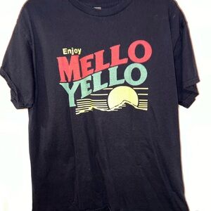 MELLO YELLO Black T Shirt - Men's Large - Great  Condition